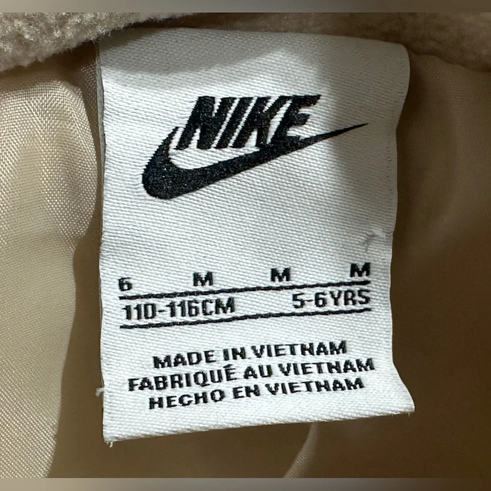 NIKE Kids puffer vest jacket size 5/6 Ivory tan